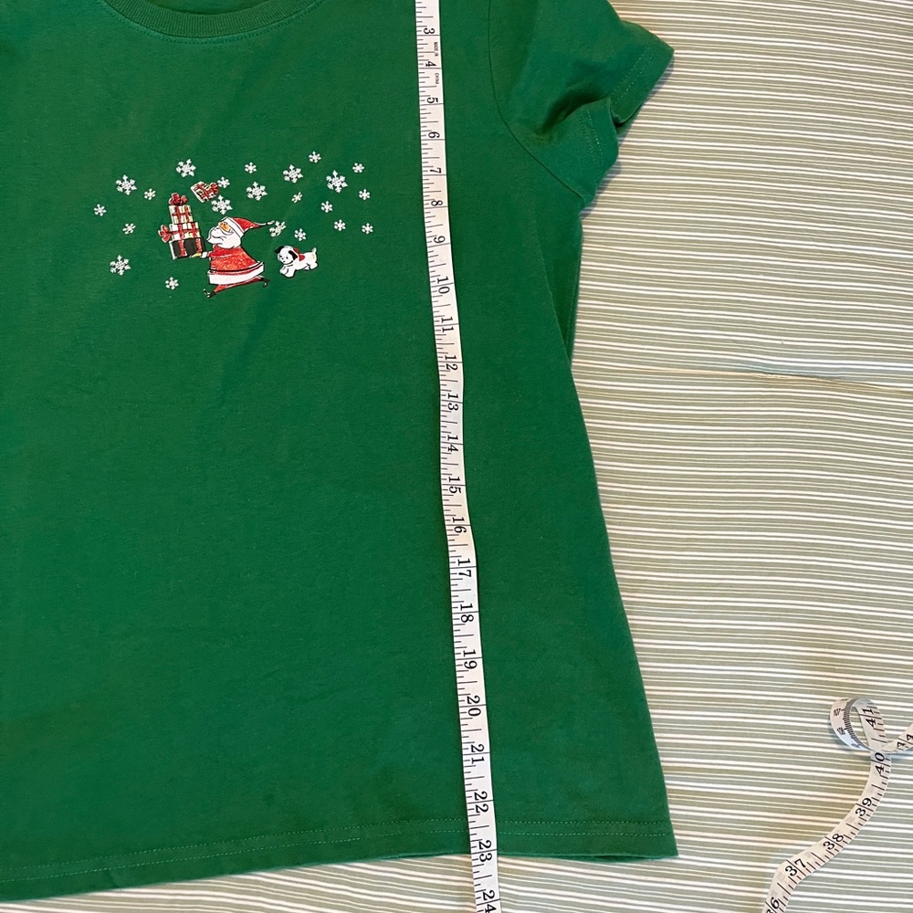 Target Green Short Sleeve Tee with Santa and Puppy Snowflake Graphic - Picture 4 of 10